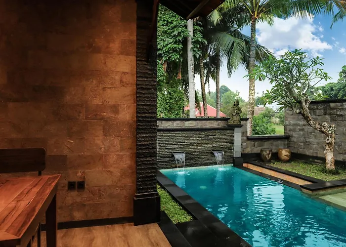 Emerald - Precious Find In The Villa